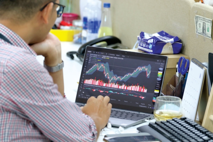 Chứng khoán tháng 4 - Trông chờ các tín hiệu chính sách