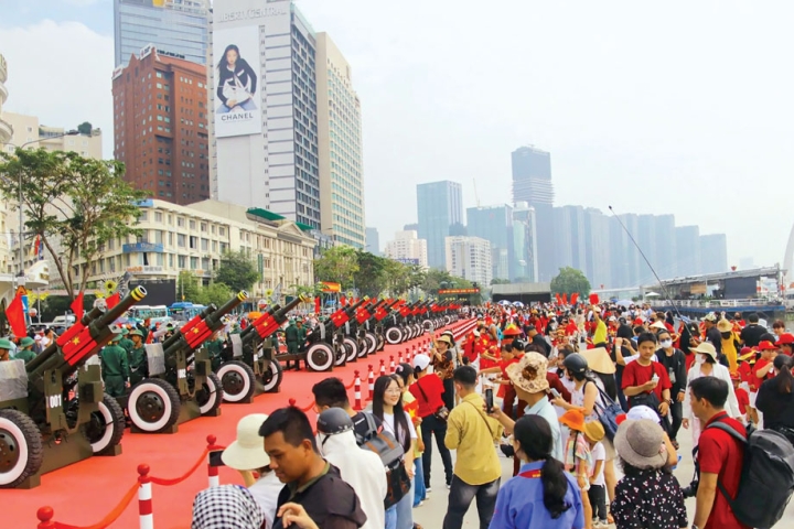 Đến TPHCM thưởng thức "đại tiệc" du lịch 30-4