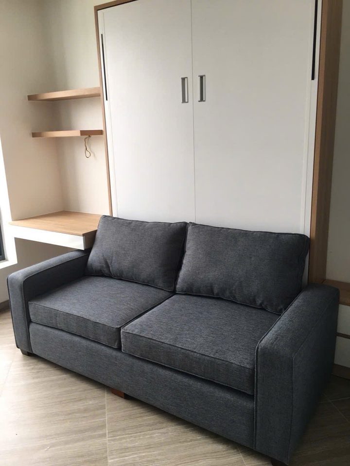 Sofa giường và tủ âm tường trong căn studio